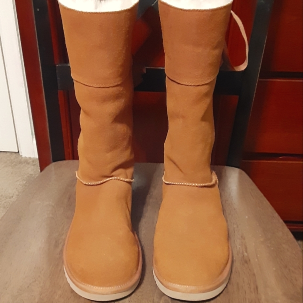 Koolaburra by Ugg womens tall boot size 10